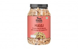 True Elements Muesli Crunchy Nuts & Berries with Almonds & Cranberries  Plastic Jar  1 kilogram
